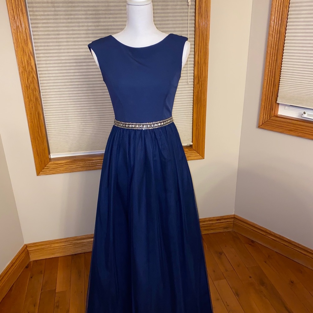 Classy navy blue tulle gown